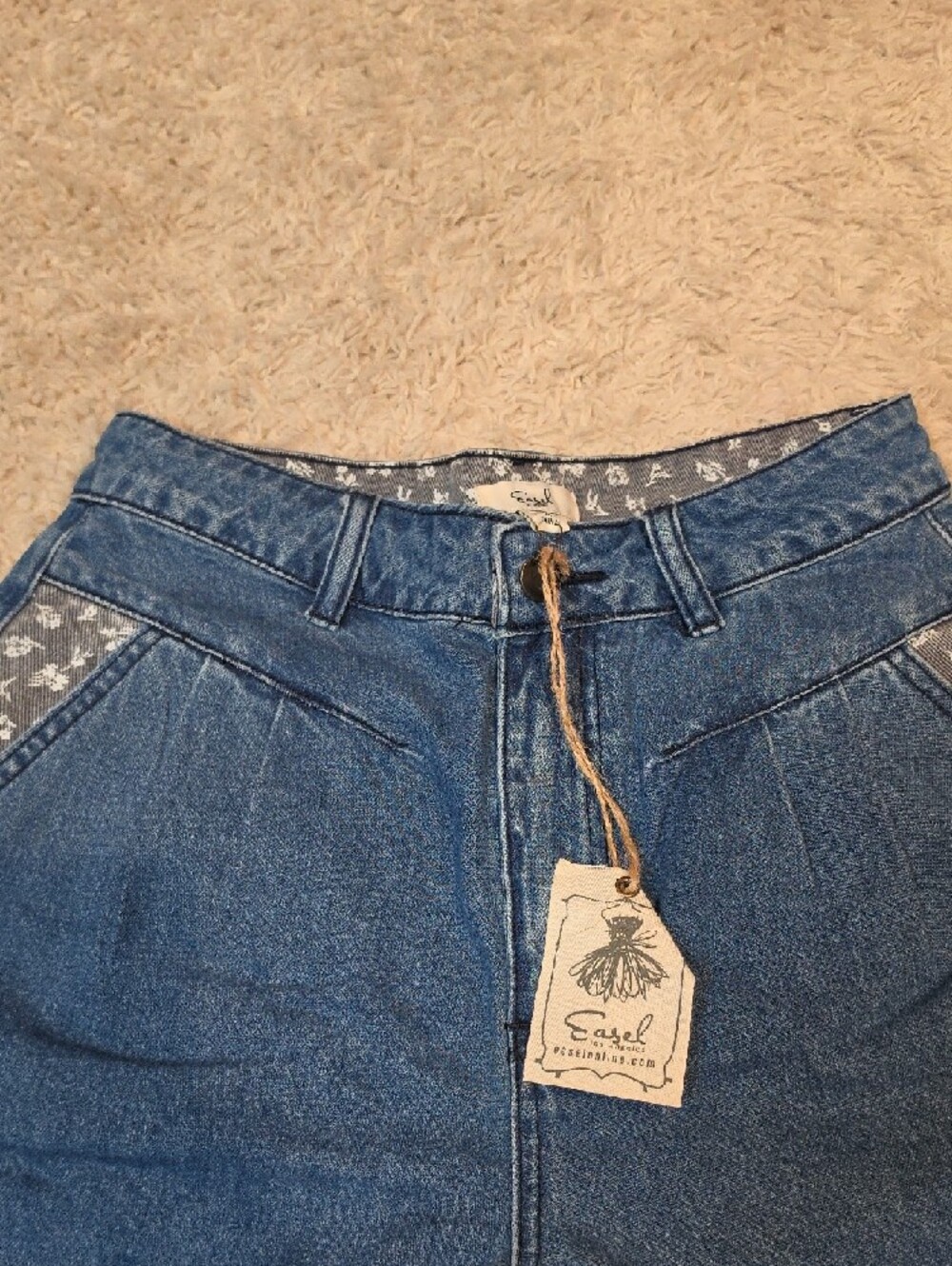 076p easel Blue Denim High-Waist Shorts with Floral Accent - Picture 4 of 10